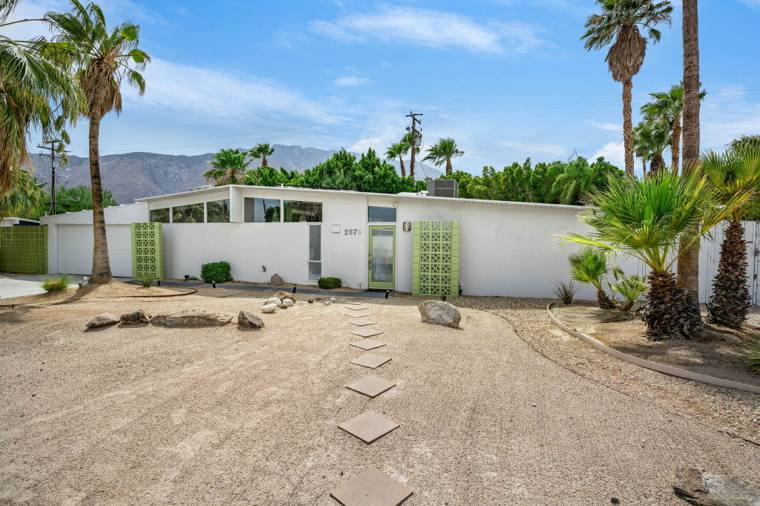2875 E Wyman Dr, Palm Springs, CA 92262